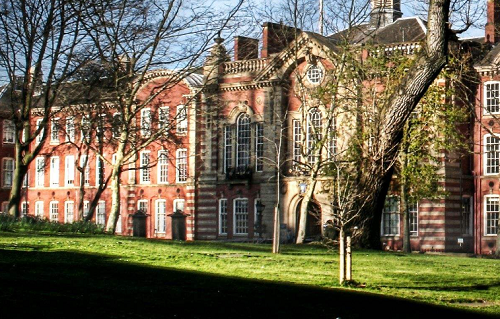 卡普兰大学